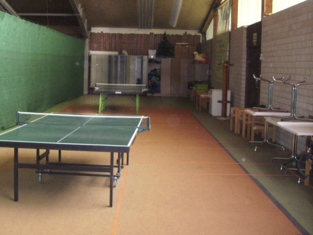 Unsere Tischtennisabteilung hat sich in einem abgetrennten Bereich der Mehrzweckhalle eingerichtet.
